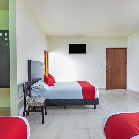 Oyo Hotel Emperadores Inn, 阿特利斯科 外观 照片
