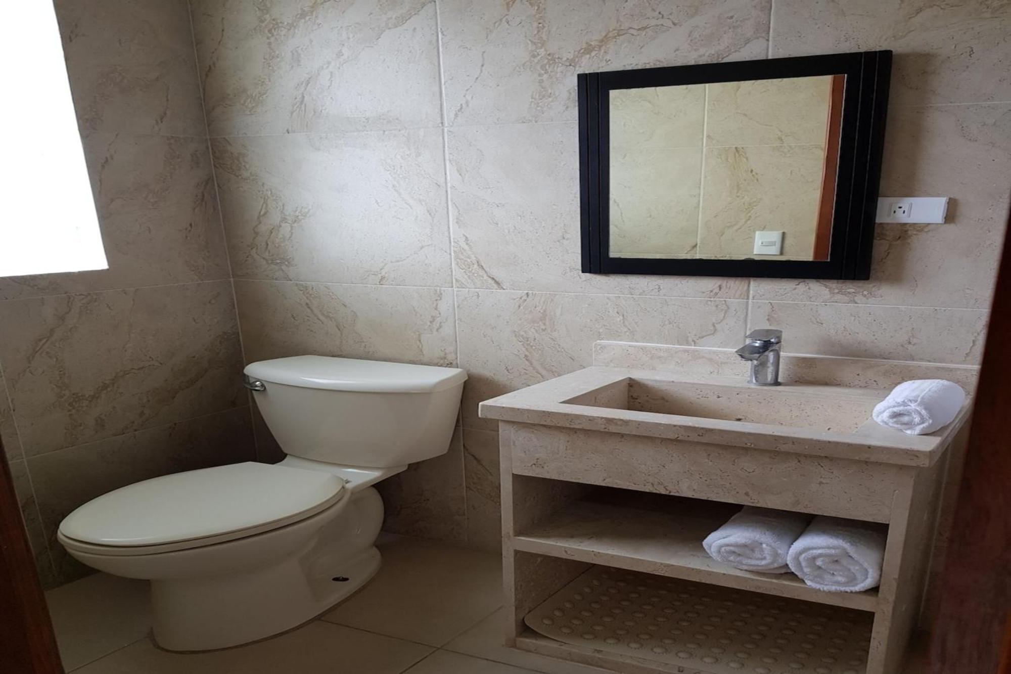 Oyo Hotel Emperadores Inn, 阿特利斯科 外观 照片