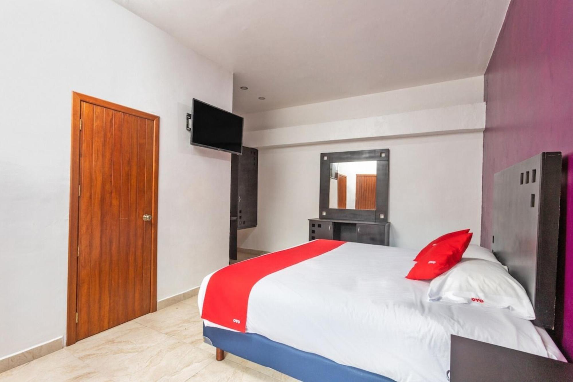 Oyo Hotel Emperadores Inn, 阿特利斯科 外观 照片